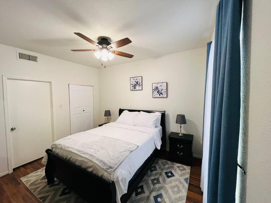 Home Away From Home-Cozy 2 Bdrm Condo/Med Cntr/Nrg Houston Esterno foto