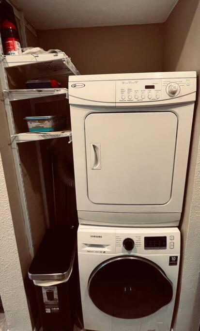 Home Away From Home-Cozy 2 Bdrm Condo/Med Cntr/Nrg Houston Esterno foto