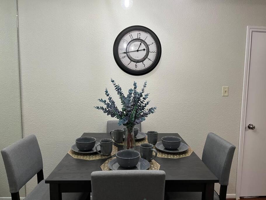 Home Away From Home-Cozy 2 Bdrm Condo/Med Cntr/Nrg Houston Esterno foto