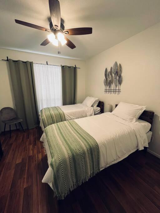 Home Away From Home-Cozy 2 Bdrm Condo/Med Cntr/Nrg Houston Esterno foto