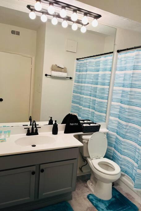 Home Away From Home-Cozy 2 Bdrm Condo/Med Cntr/Nrg Houston Esterno foto